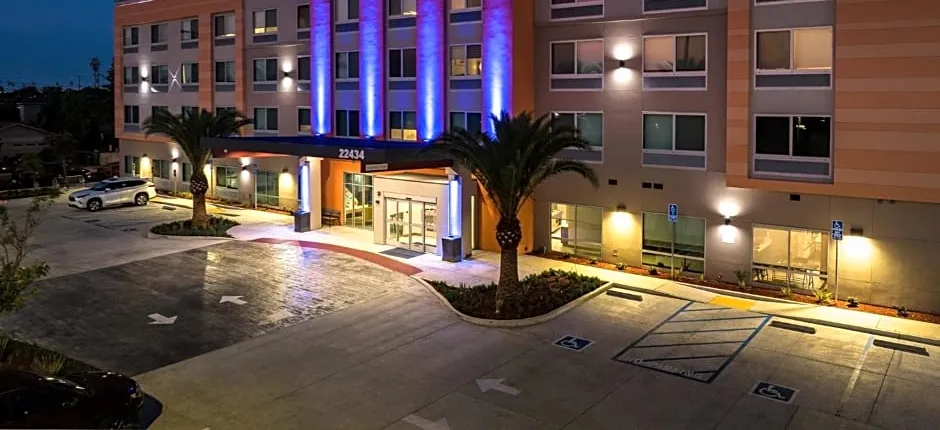Holiday Inn Express & Suites - Hawaiian Gardens By IHG
