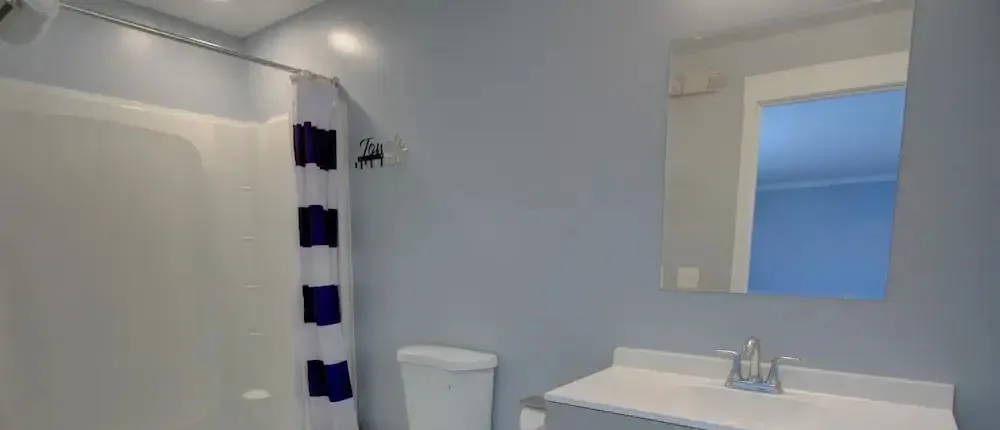 Dhimas Bayview Suites