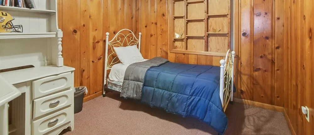 River Oaks Point Vacation Minutes to Downtown Quiet Area! by Redawning