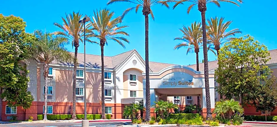 Sonesta Simply Suites Orange County Airport