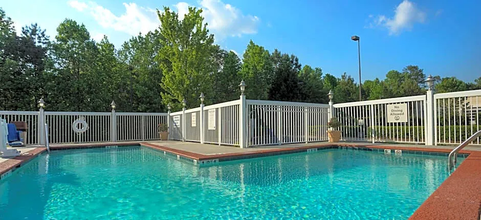 Comfort Suites near Birkdale Village - Huntersville