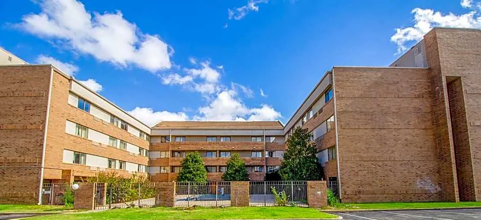 Tulsa Square Hotel Central, I-44 By OYO