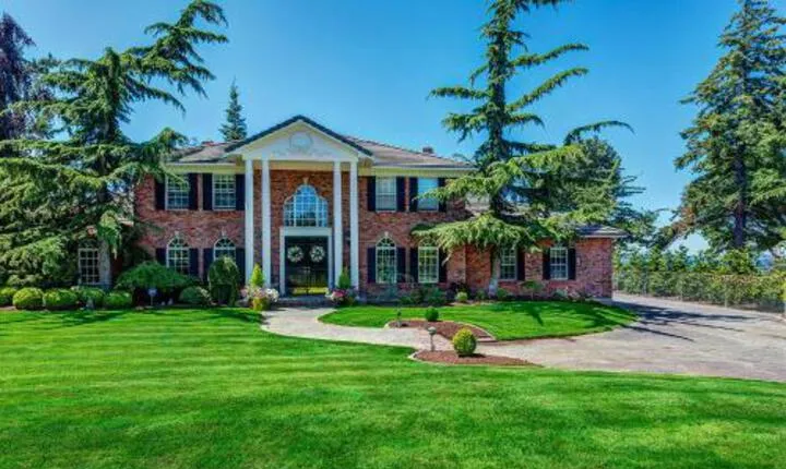 SEA MIST WATERFRONT INN