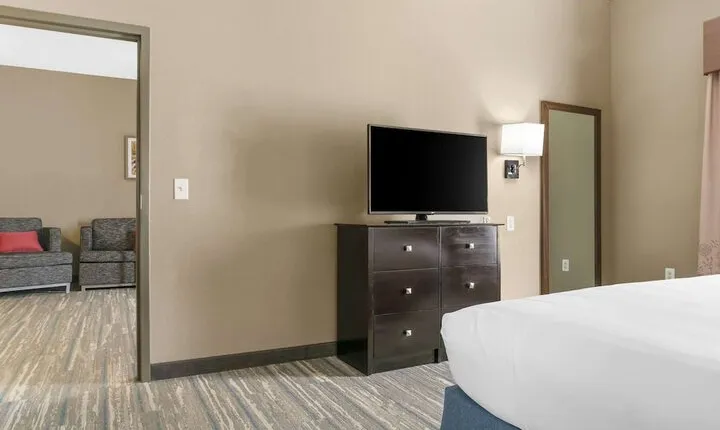 Comfort Inn & Suites