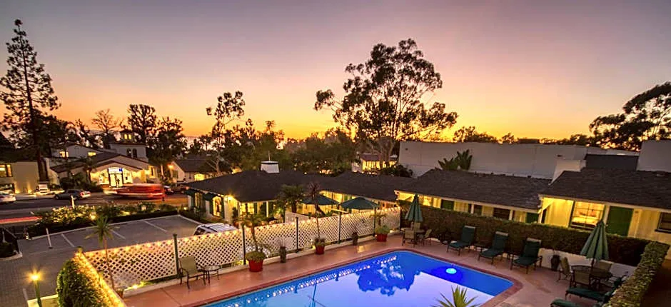 Coast Village Inn
