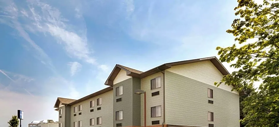 Travelodge by Wyndham Brunswick near Fredrick