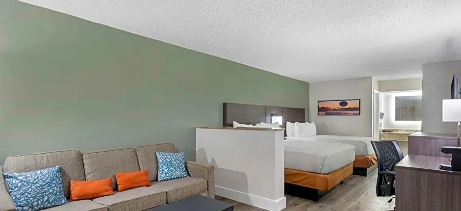 Quality Inn & Suites Orlando East - UCF Area