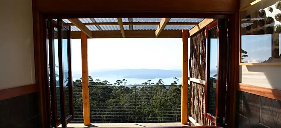 Woodbridge Hill Hideaway