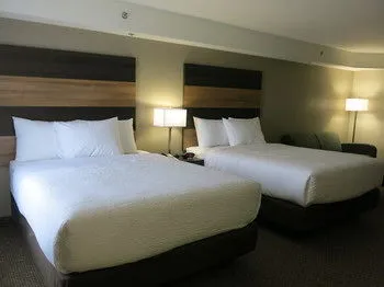 Days Inn And Suites Lindsay