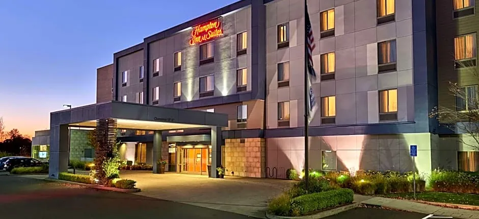 Hampton Inn By Hilton And Suites Salem