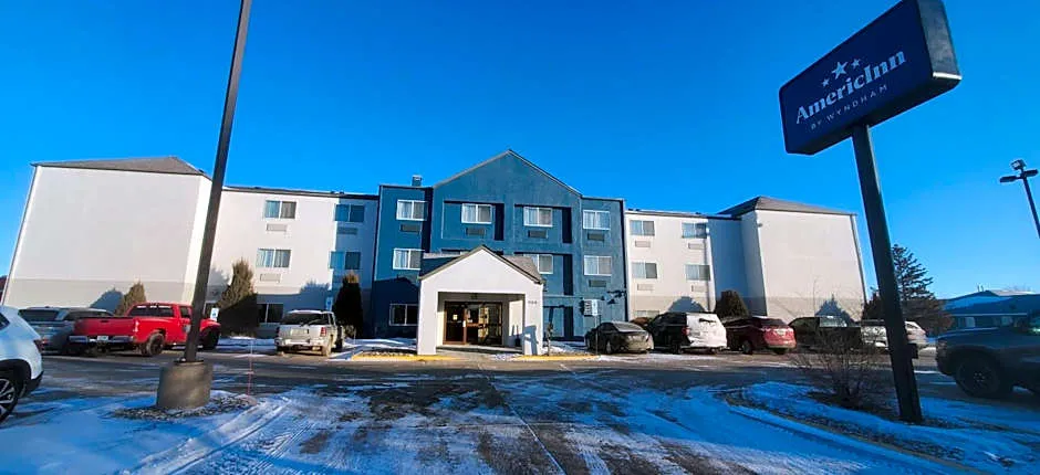 AmericInn by Wyndham Minot