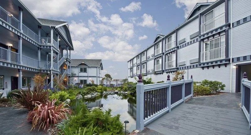 Best Western Plus Bayshore Inn