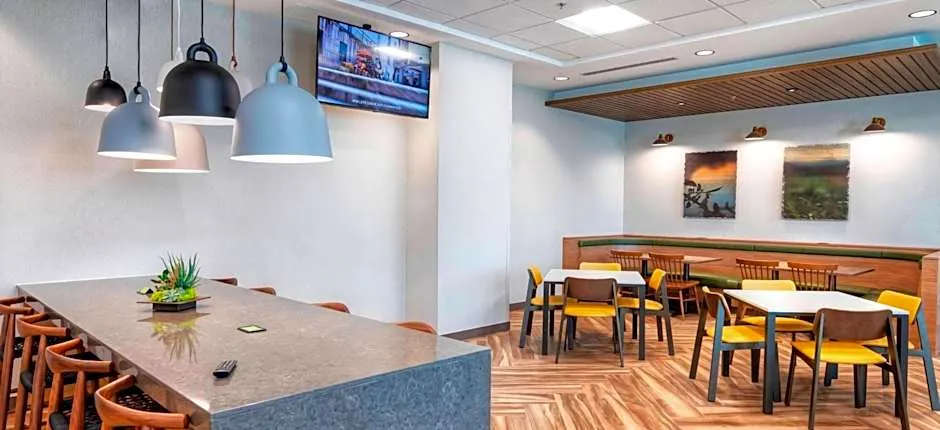 Fairfield Inn & Suites by Marriott Ottawa Airport