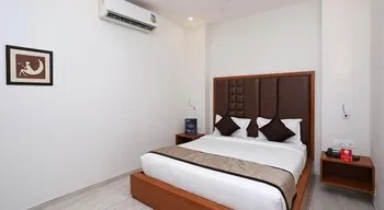 Hotel Paras Royale