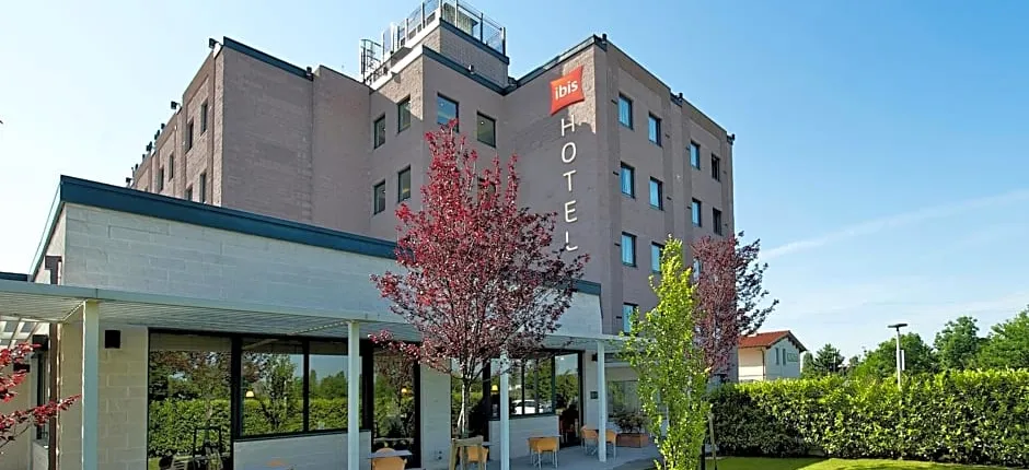 Hotel Ibis Firenze Prato Est