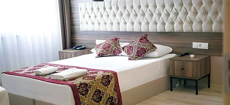 The Reina Hotel