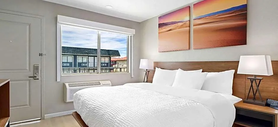 Clarion Pointe Ridgecrest Near China Lake Naval Station