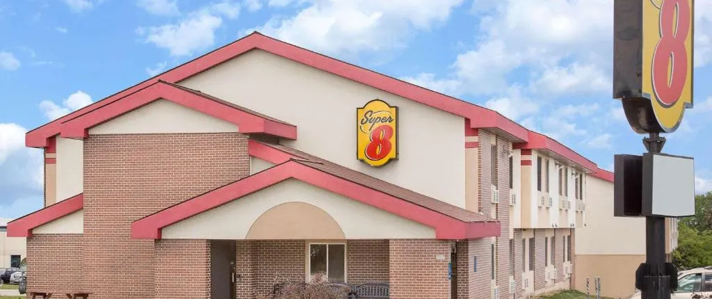 Super 8 by Wyndham Sheboygan WI