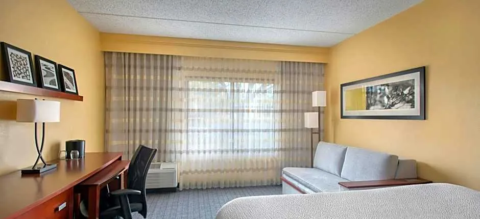 Courtyard by Marriott Mt. Laurel Cherry Hill