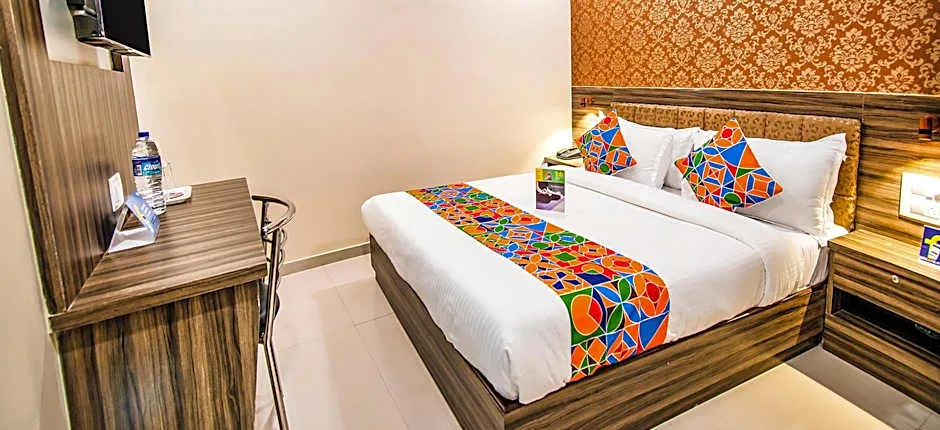 FabExpress Orange Suites - Nr. Mumbai International Airport