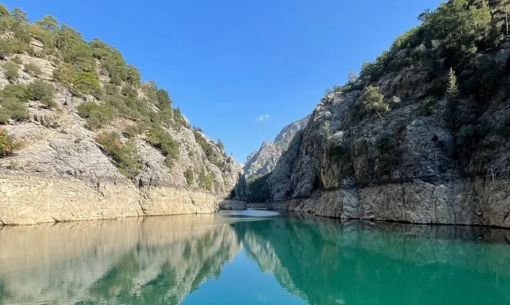 Full Day Green Canyon Boat Tour with Lunch Included