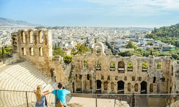 Athens Private Walking Tour: Acropolis monuments, Plaka and local food