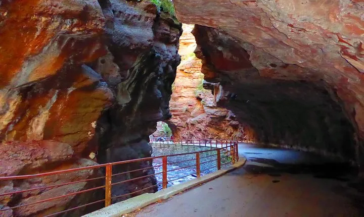 Fabulous Red Canyon and Entrevaux Private Full day Tour