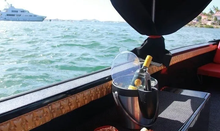 Evening private gondola tour in Saint Martin with dinner