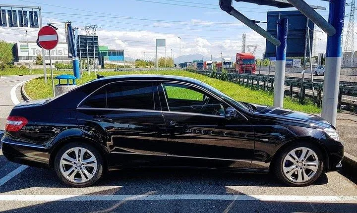 Florence - Milan / Private Transfer (up to 3 pass.)