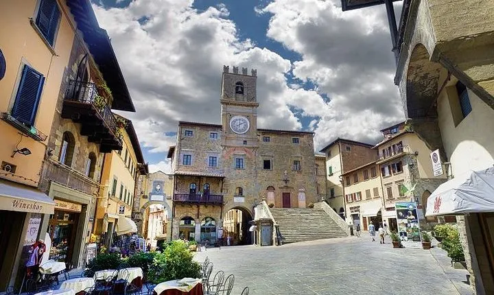 Private tour from Florence to CORTONA & MONTEPULCIANO