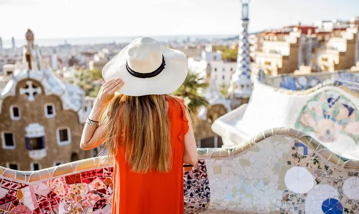 Park Guell Guided Group Tour with Optional Sagrada Familia