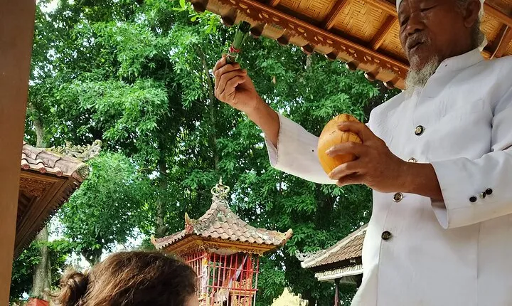 Bali Spiritual Shamanic-Palm Reading, Temple Healing Tour