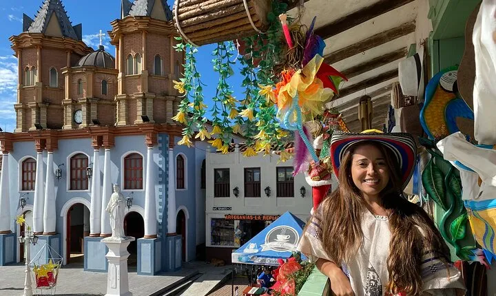 Private Tour of El peñol and Guatapé from Medellin