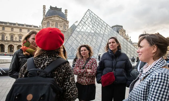 Louvre Late Opening Guided Tiny Group Tour