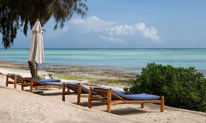 12 Days Budget Nothern Circuit Safari and Zanzibar Holiday
