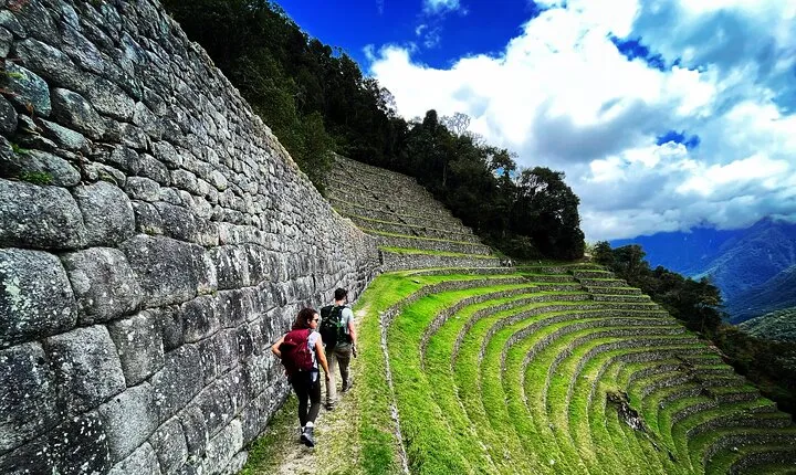 Short Inca Trail To Machu Picchu 2 Days and 1 Night
