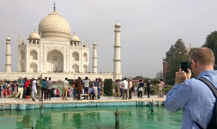 Private day tour from Delhi to Taj Mahal and Agra Fort with guide