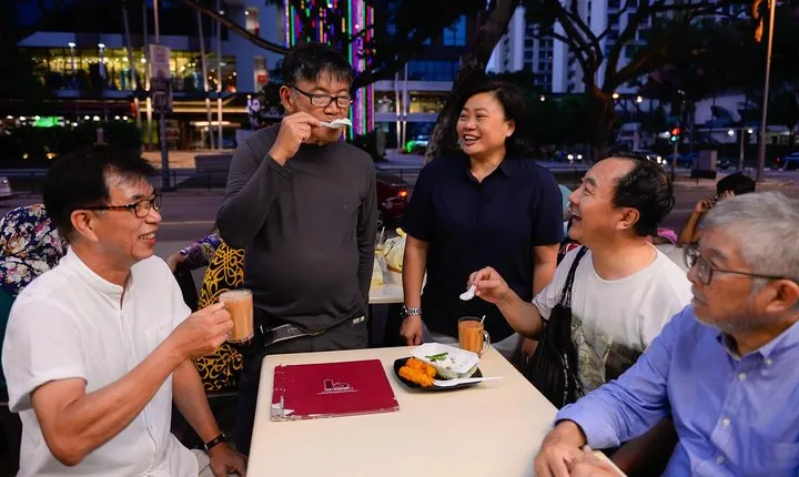 Drinks & Bites in Singapore Private Tour