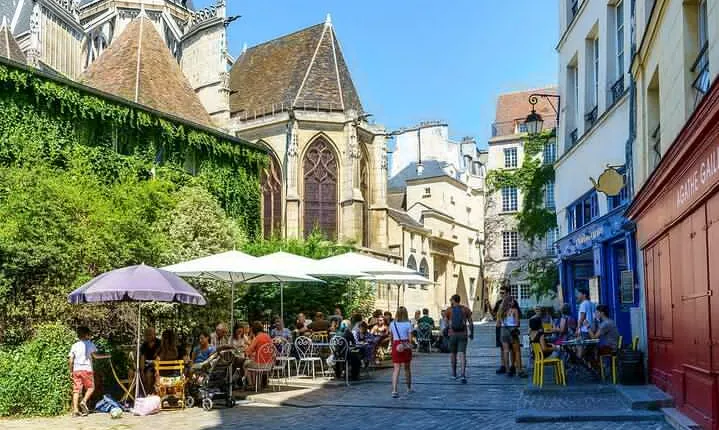 Half Day Vintage Car Tour with Le Marais & CDG Pick up and Drop