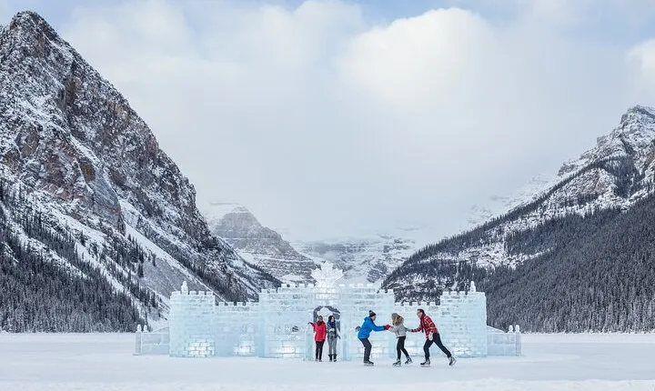 Full Day Tour in Lake Louise and Ice field Parkway 