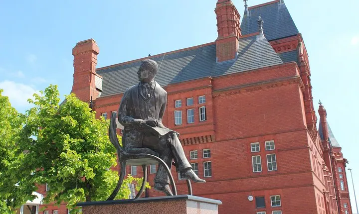 Private Day Tour of Cardiff, including Cardiff Castle, St Fagans, & Cardiff Bay