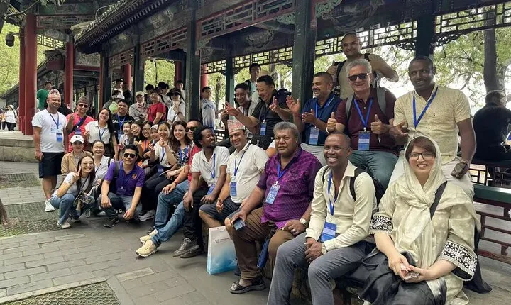 Half Day Tour of Beijing's Summer Palace with Guide and Driver