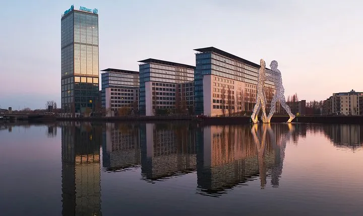Berlin Architecture/River Spree Full Day Photography Tour