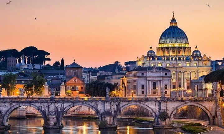 Vatican and Sistine Chapel Guided Tour with Skip-the-Line