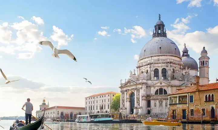 Magical Gondola Journey: Explore Venice's Grand Canal in Style!