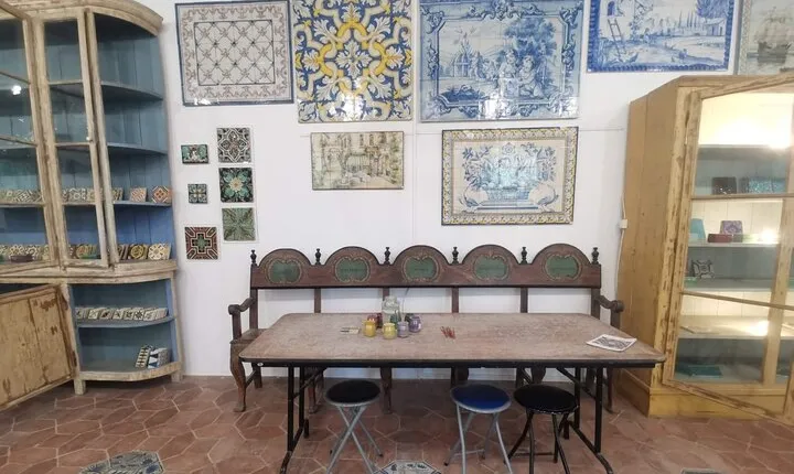 From Lisbon to the world of traditional tiles Private Day Tour