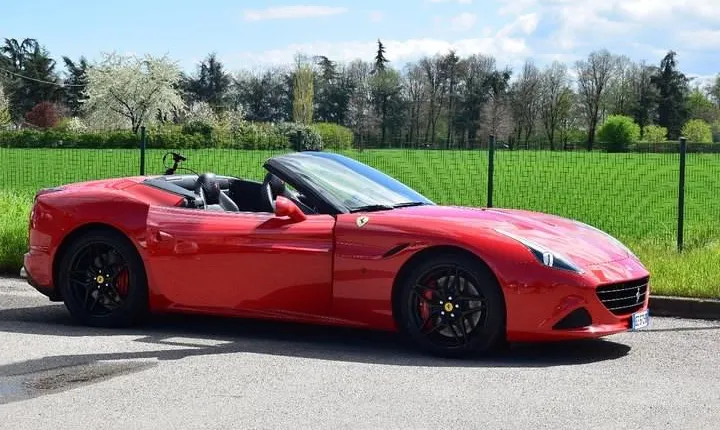 Test Drive in Maranello Ferrari California T 560cv