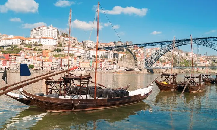 Porto and Aveiro Exclusive Tour from Lisbon