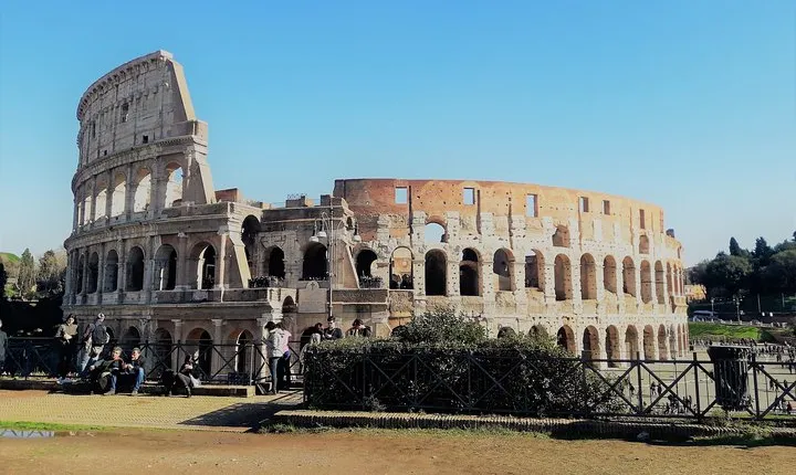 Visit Rome Highlights in 1 Day: VIP Coliseum and Vatican Tour, lunch & transfers
