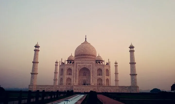  2 Days Agra Tour From Delhi with Fatehpur Sikri & bird Sanctuary